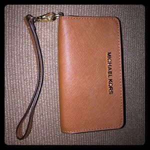 iPhone 7 Michael Kors Wristlet